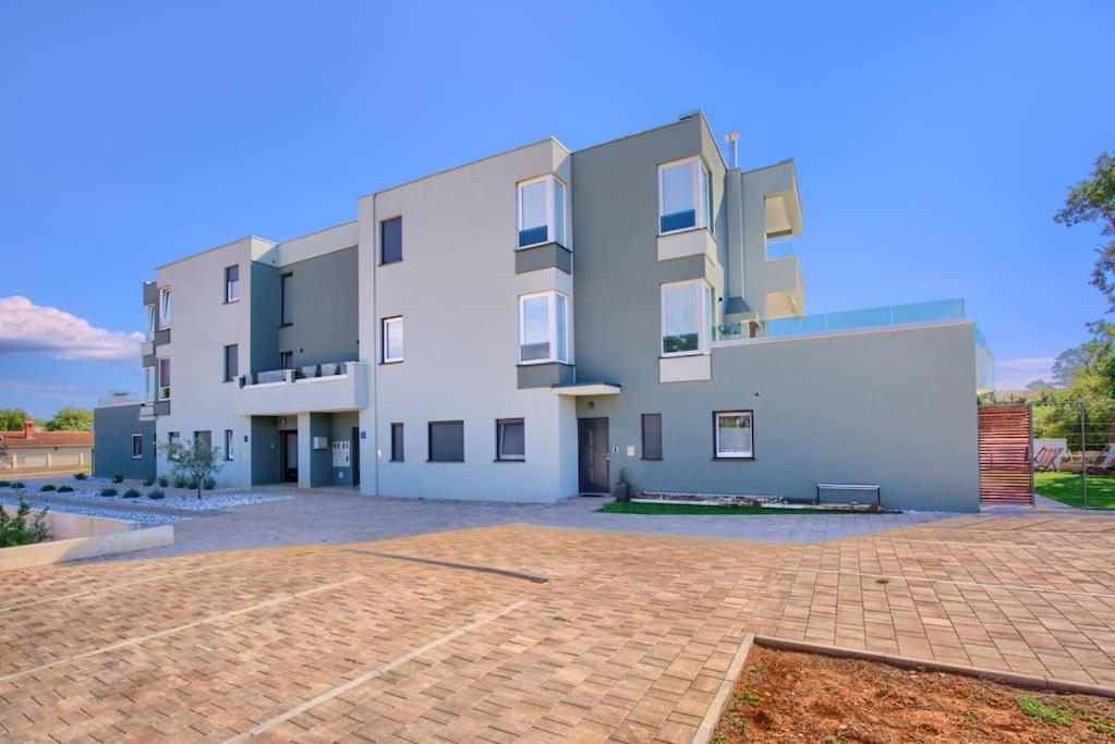 Apartment Sunrise Fuer 6 Personen In Pula-Stinjan Extérieur photo